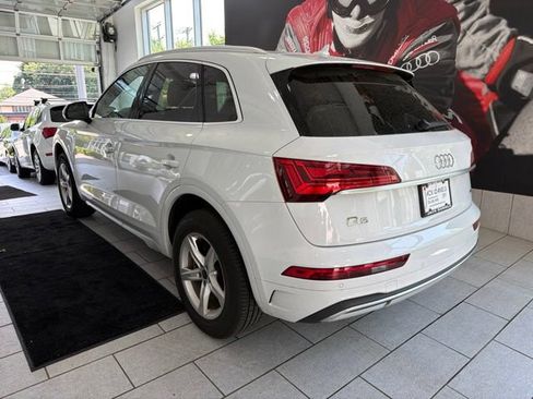 Used 2023 Audi Q5 2.0T Premium w/ Convenience Package AWD/4WD image 2