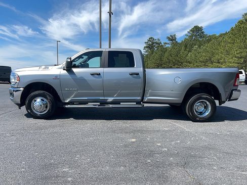 Used 2024 RAM 3500 Big Horn AWD/4WD image 8