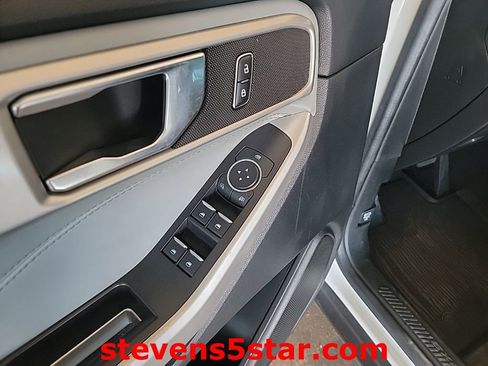 Used 2022 Ford Explorer XLT w/ Equipment Group 202A image 12