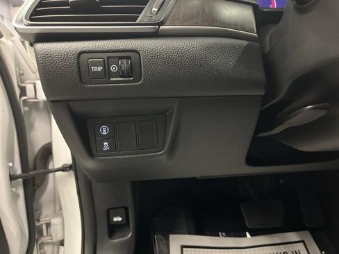 Used 2018 Honda Accord EX image 12