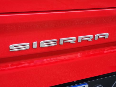 Used 2021 GMC Sierra 1500 AT4 w/ AT4 Premium Package AWD/4WD image 12