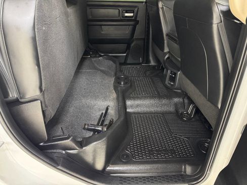 Used 2019 RAM 2500 Tradesman w/ Chrome Appearance Group image 38