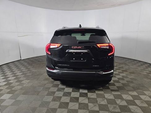 Used 2024 GMC Terrain SLT image 7