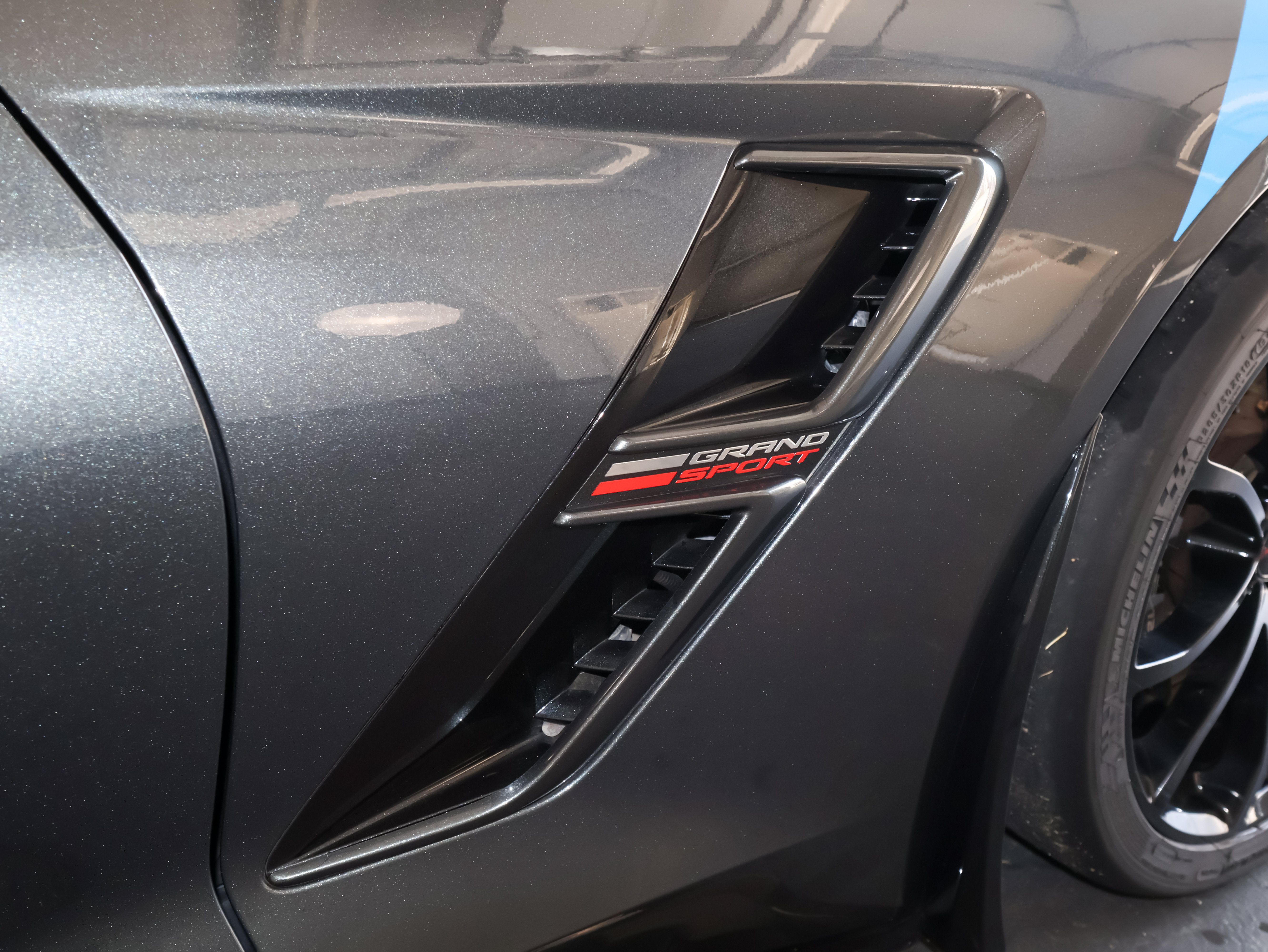 Used 2017 Chevrolet Corvette Grand Sport RWD image 40