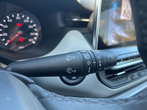 Used 2025 Jeep Compass Limited image 13