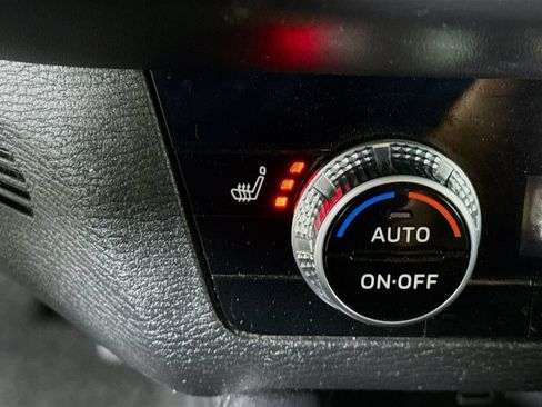 Used 2024 Mitsubishi Outlander SE Black Edition AWD/4WD image 11