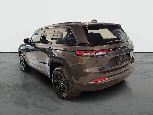 New 2026 Jeep Grand Cherokee Altitude AWD/4WD image 3