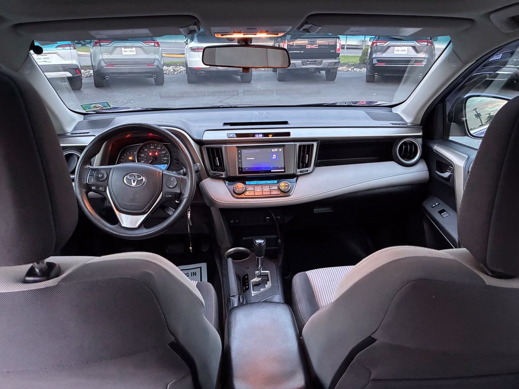 Used 2014 Toyota RAV4 XLE AWD/4WD image 17