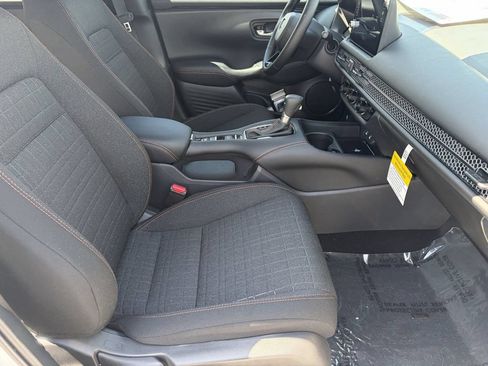 Used 2027 Honda HR-V Sport image 16