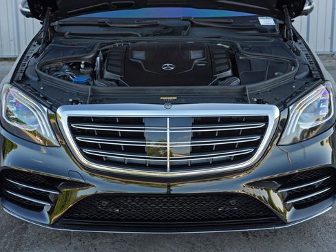 Used 2018 Mercedes-Benz S 560 Sedan w/ AMG Line Exterior image 7