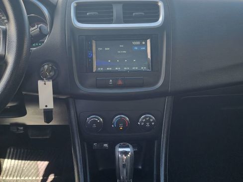 Used 2013 Dodge Avenger SE image 11