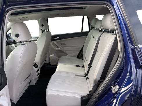 Certified 2022 Volkswagen Tiguan SE w/ Panoramic Sunroof Package image 16