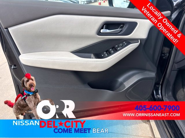 Used 2025 Nissan Rogue SV FWD image 15