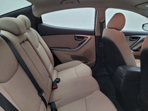 Used 2016 Hyundai Elantra SE w/ Option Group 02 FWD image 19