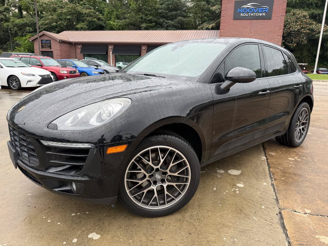 Used 2018 Porsche Macan AWD/4WD image 2