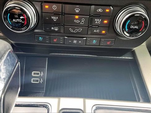 Used 2020 Ford F150 Lariat w/ Equipment Group 502A Luxury AWD/4WD image 24