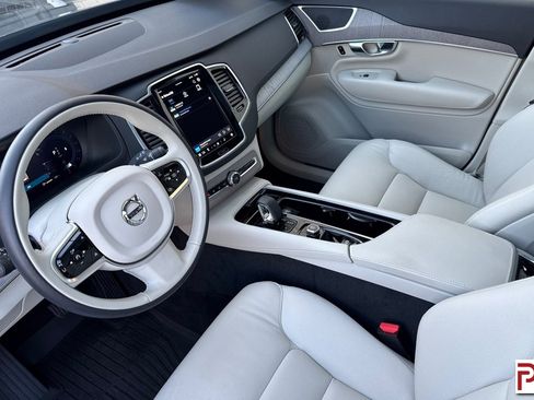 Used 2025 Volvo XC90 B6 Plus w/ Protection Package Premier image 10