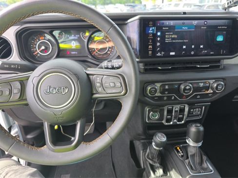 Used 2024 Jeep Wrangler Unlimited Sport AWD/4WD image 13