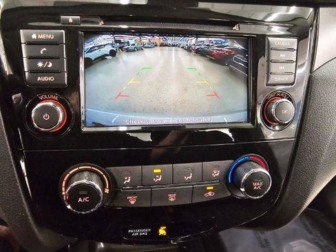 Used 2022 Nissan Rogue Sport S image 17