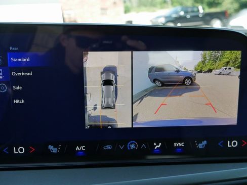 New 2026 Chevrolet Traverse LT w/ Enhanced Driving Package image 17