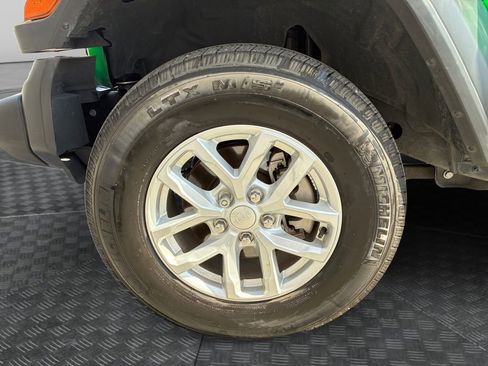 Used 2023 Jeep Wrangler Sport S image 23