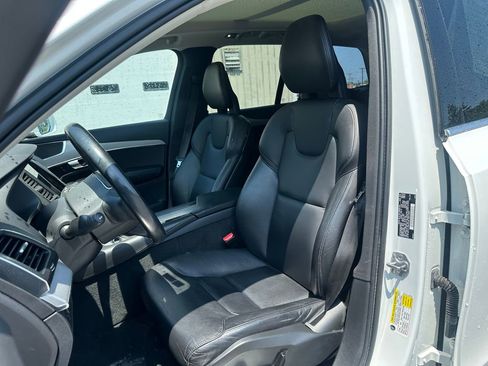 Used 2021 Volvo XC90 T5 Momentum w/ Climate Package AWD/4WD image 18