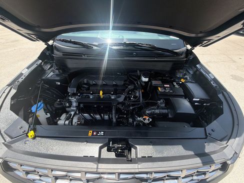 Used 2024 Hyundai Venue SEL FWD image 32