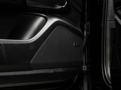 Used 2023 Porsche Cayenne Platinum Edition image 40