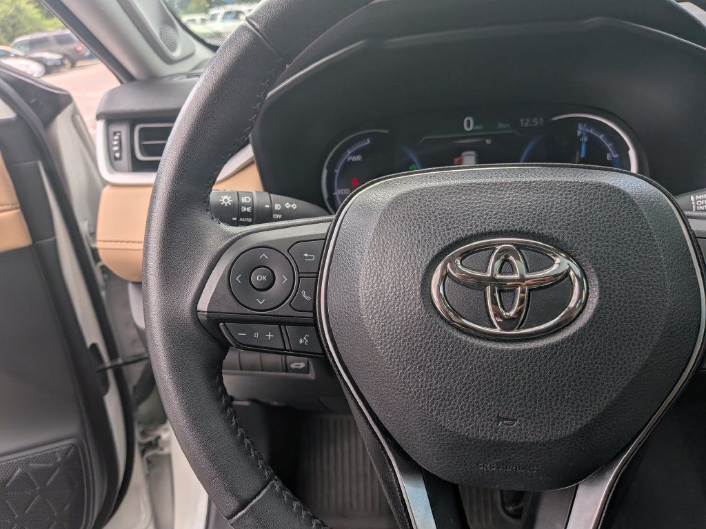 Used 2022 Toyota RAV4 Limited AWD/4WD image 13