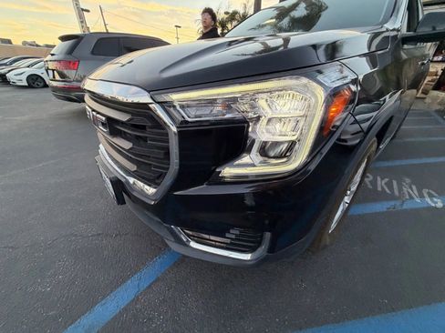 Used 2023 GMC Terrain SLE image 4