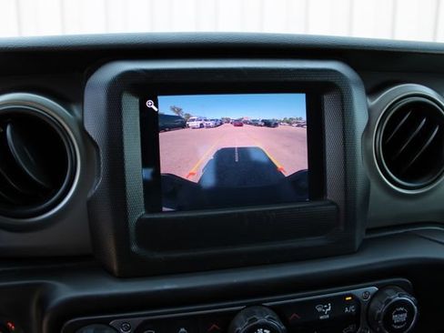 Used 2021 Jeep Gladiator Sport AWD/4WD image 25