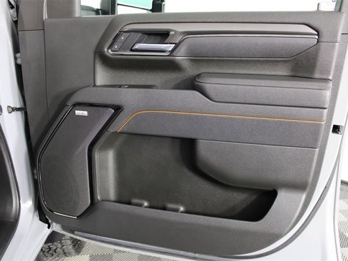 Used 2025 GMC Sierra 3500 AT4 image 38