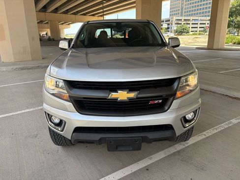 Used 2019 Chevrolet Colorado Z71 AWD/4WD image 3