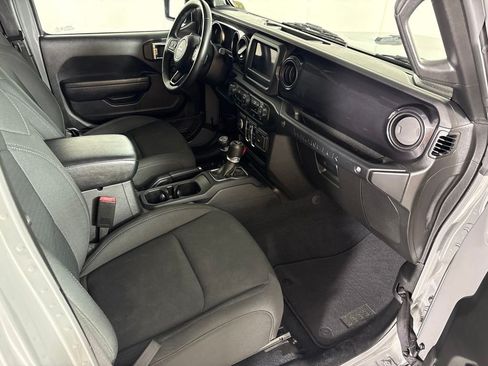 Used 2022 Jeep Wrangler Unlimited Sport AWD/4WD image 16