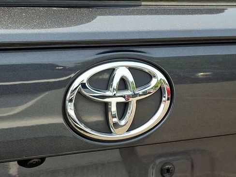 Used 2025 Toyota RAV4 LE AWD/4WD image 8