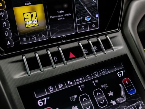 Used 2022 Lamborghini Urus AWD/4WD image 74