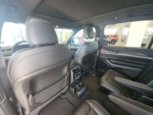 New 2025 Jeep Grand Cherokee L Limited w/ Luxury Tech Group II image 14