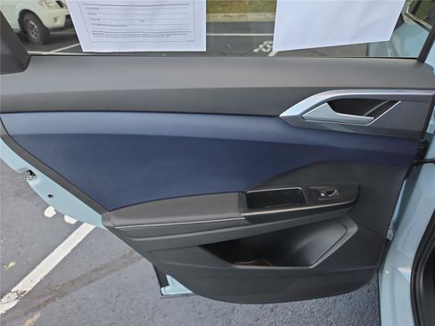 Certified 2025 Volkswagen Taos SEL image 24