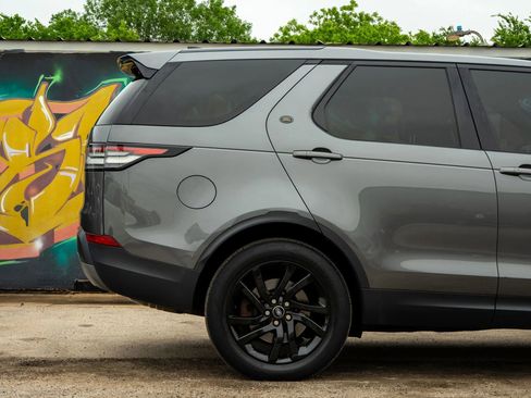 Used 2017 Land Rover Discovery SE AWD/4WD image 7