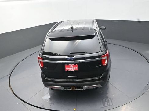 Used 2017 Ford Explorer XLT AWD/4WD image 30