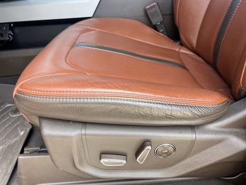 Used 2019 Ford F350 King Ranch w/ King Ranch Ultimate Package AWD/4WD image 17
