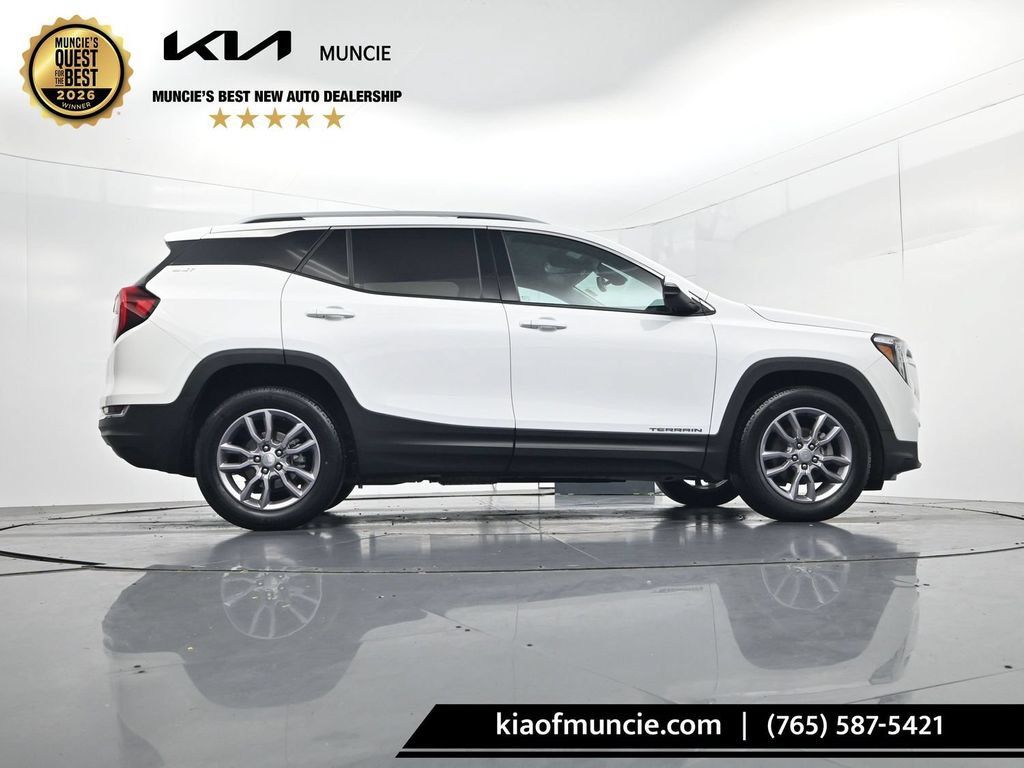 Used 2024 GMC Terrain SLT w/ Infotainment Package II FWD image 47