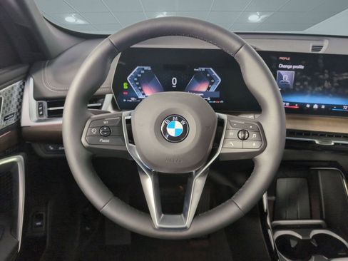Used 2025 BMW X1 xDrive28i w/ Premium Package image 16
