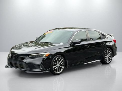 Used 2022 Honda Civic Touring image 3