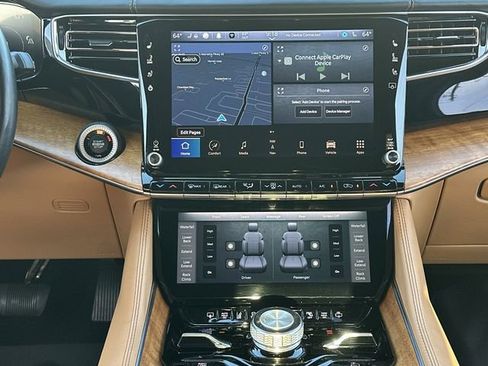 Used 2022 Jeep Grand Wagoneer Series III image 16