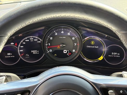 Used 2023 Porsche Cayenne AWD/4WD image 10