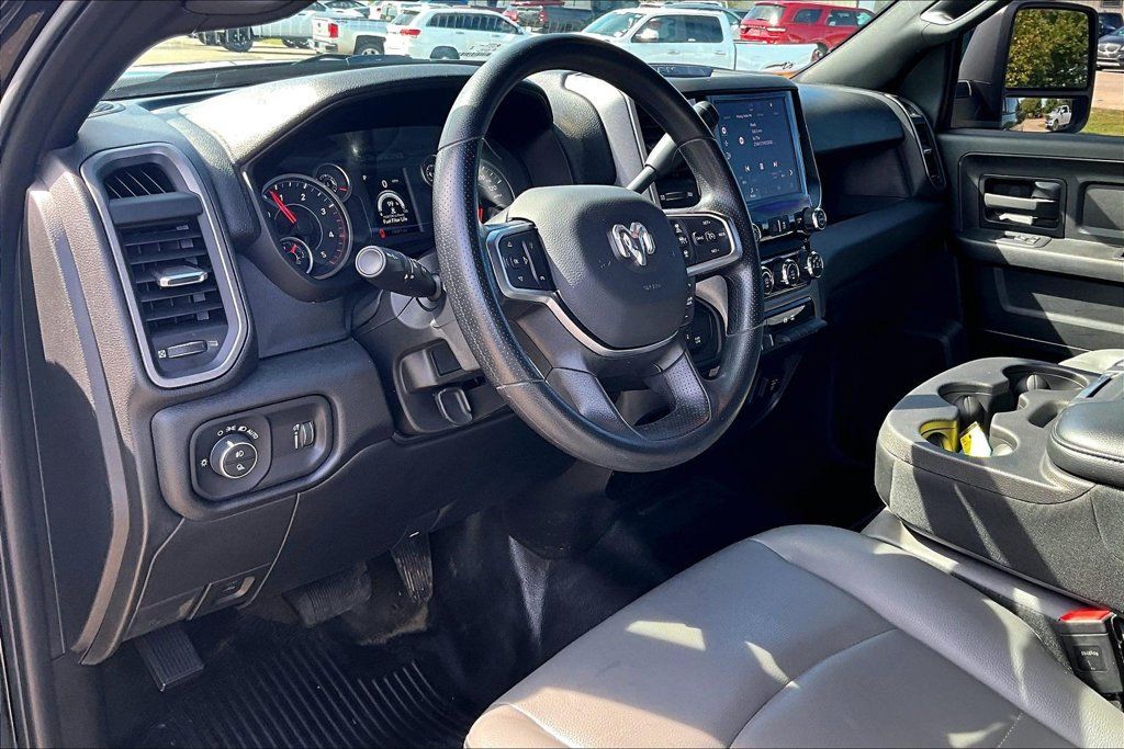 Used 2025 RAM 2500 Tradesman w/ Chrome Appearance Group AWD/4WD image 10