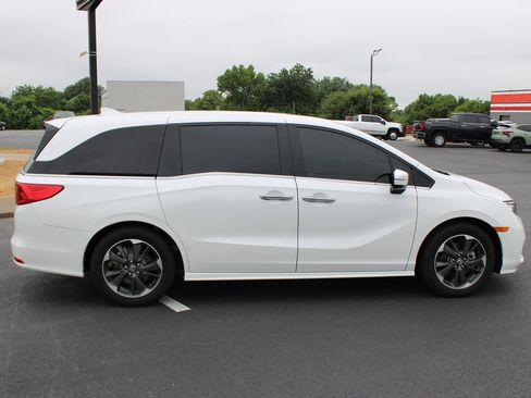 Used 2024 Honda Odyssey Elite image 9