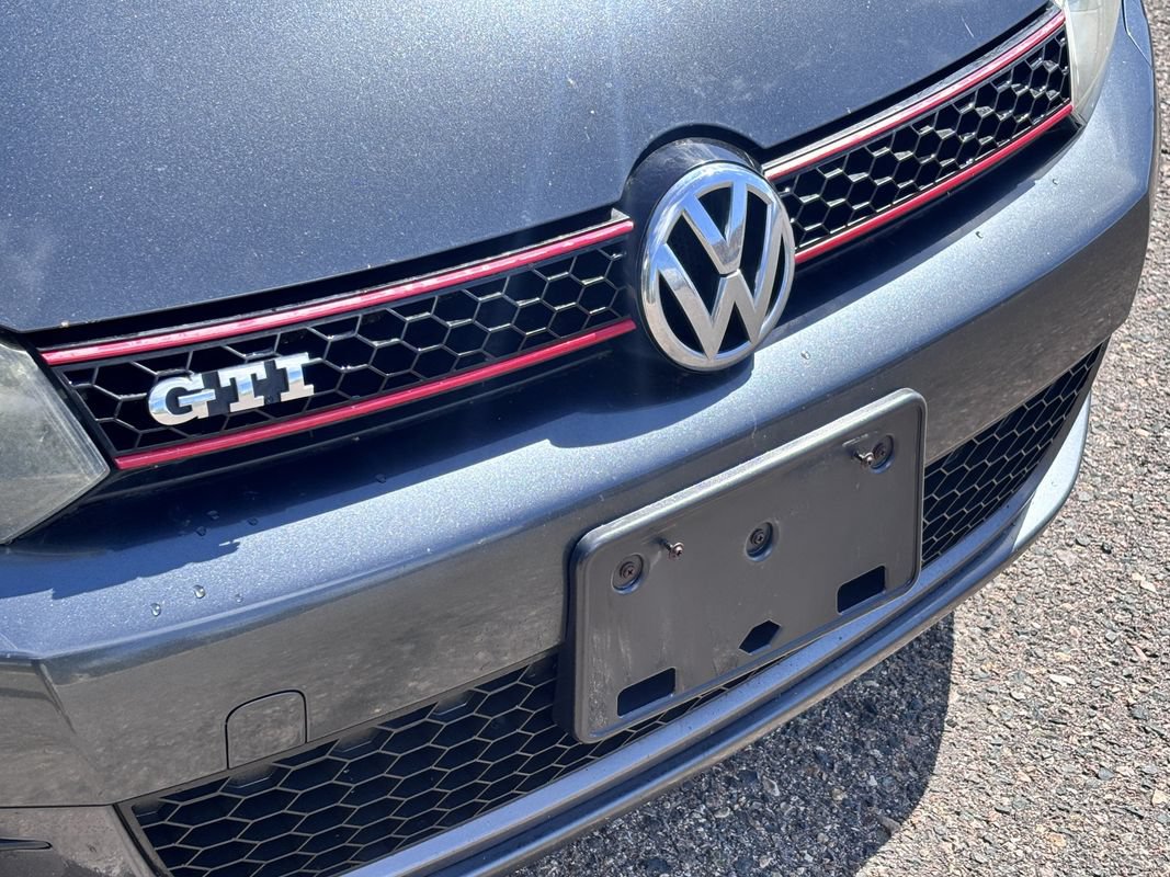 Used 2012 Volkswagen Golf 4-Door FWD image 11