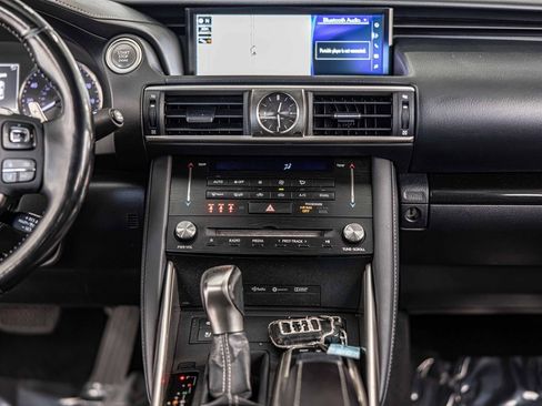 Used 2017 Lexus IS 300 AWD image 39